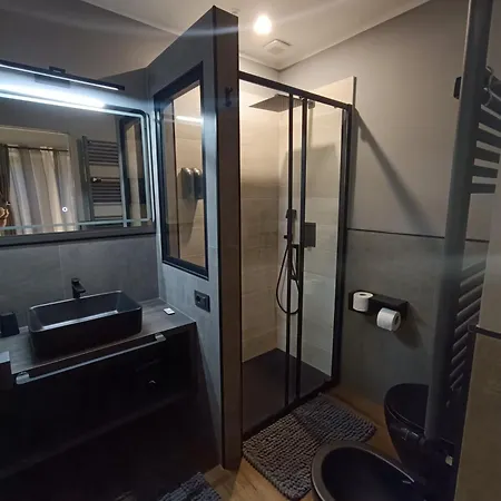 Trastevere Noir Rome